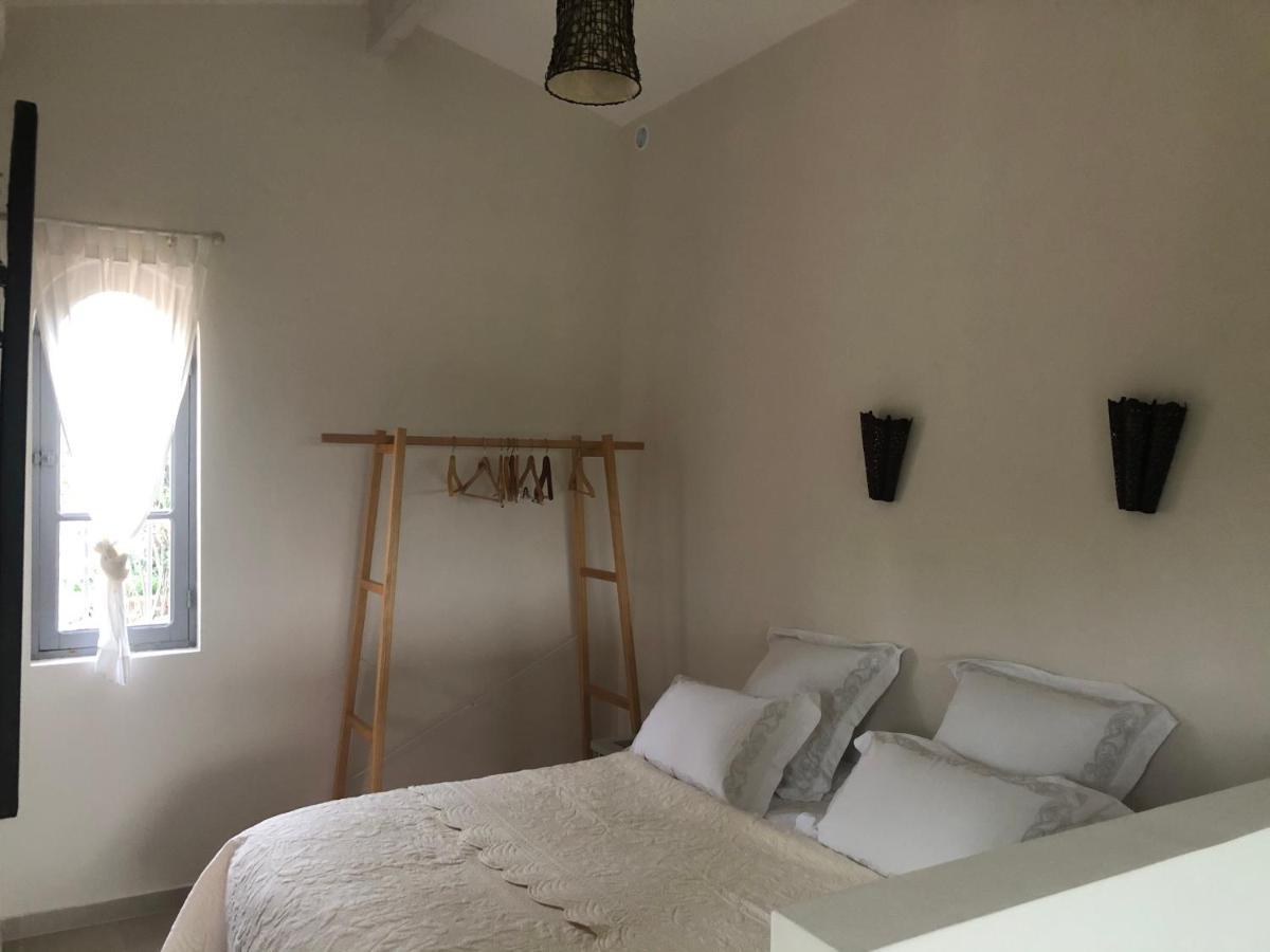 Le Mas Des Pignes -Adults Only Aix-en-Provence Bagian luar foto